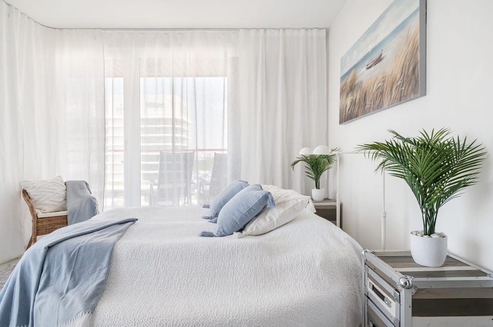 Bed, Decorative detail, Bedroom