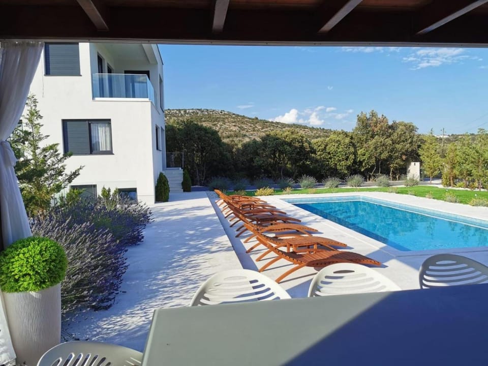 Garden, Swimming pool