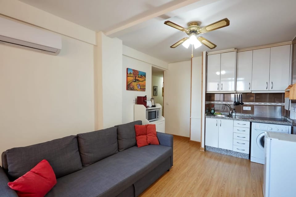 Kitchen or kitchenette, Living room, Seating area