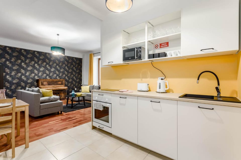 Kitchen or kitchenette, Living room