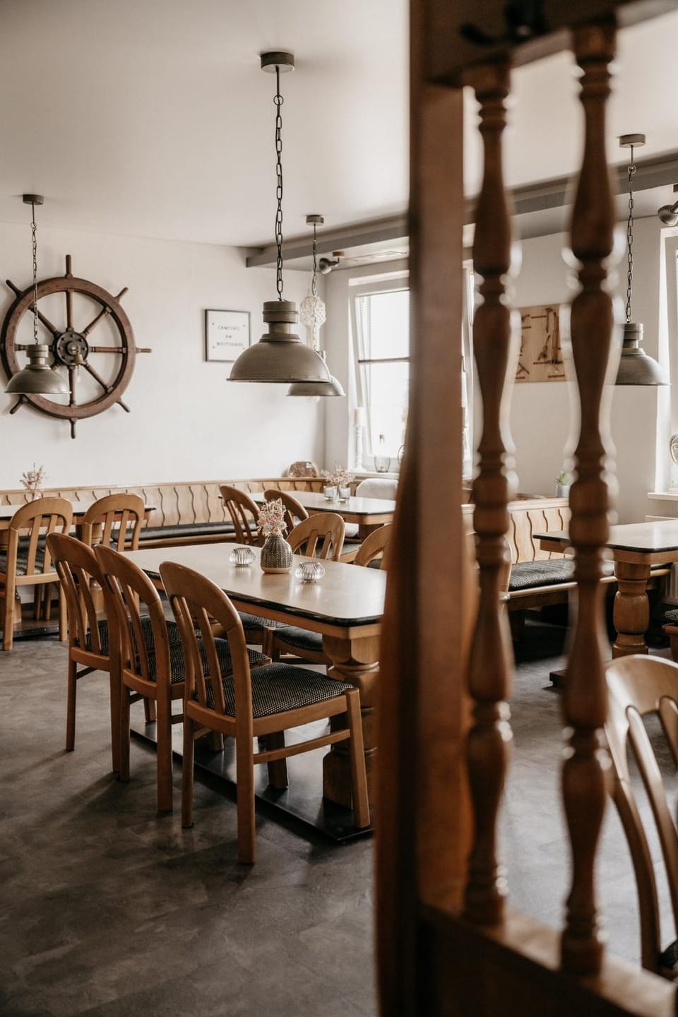 Restaurant/places to eat, Restaurant/places to eat, Seating area