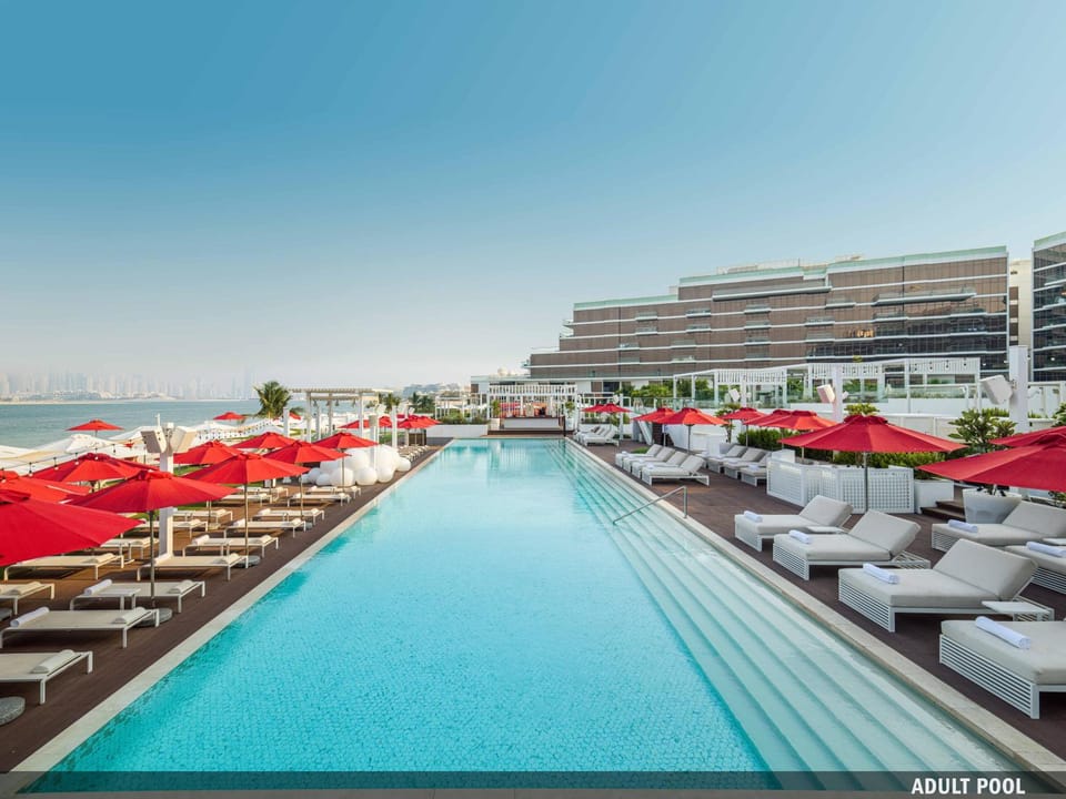 Restaurant/places to eat, Swimming pool