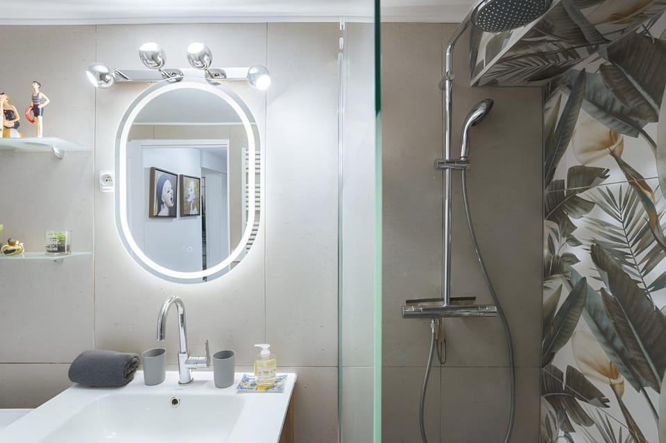 Shower, Bathroom