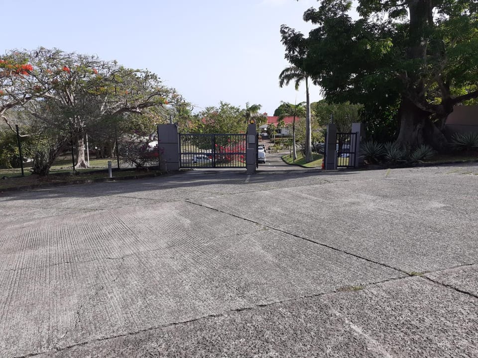 Facade/entrance, Parking