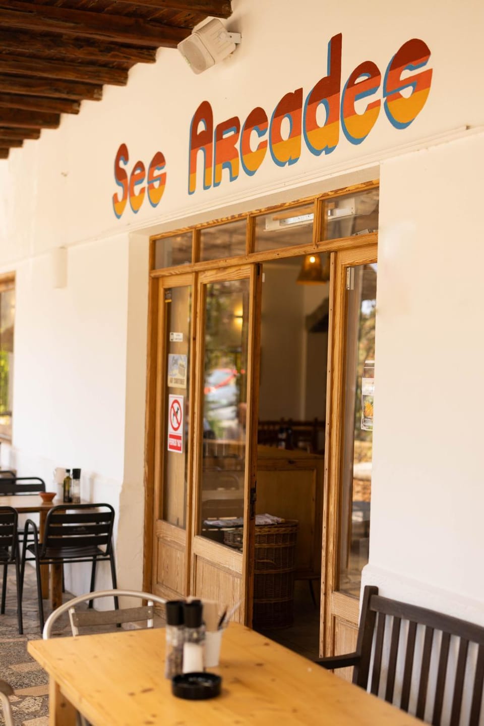 Restaurant/places to eat, Property logo or sign, Food and drinks, Food