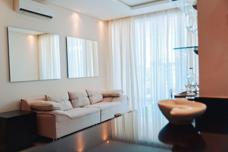 Apartamento alto padrão com 3 suítes, sala 3 ambientes todos com ar, ambientes novos e moderno. Apartment in Ubatuba