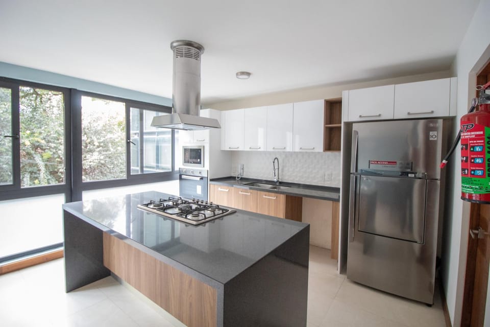 Kitchen or kitchenette, Dining area, Communal kitchen