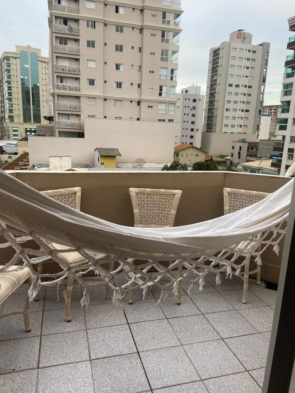 Apartamento Duplex em Itapema a 250 metros do mar Apartment in Itapema