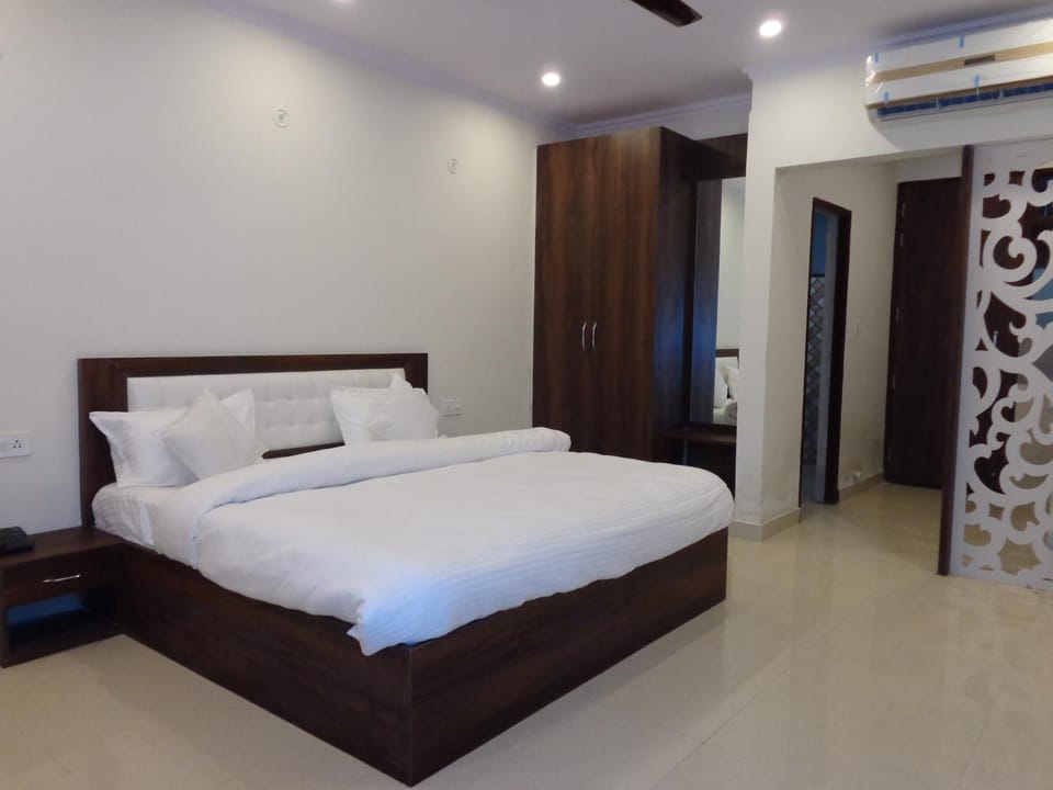 Bed, Photo of the whole room