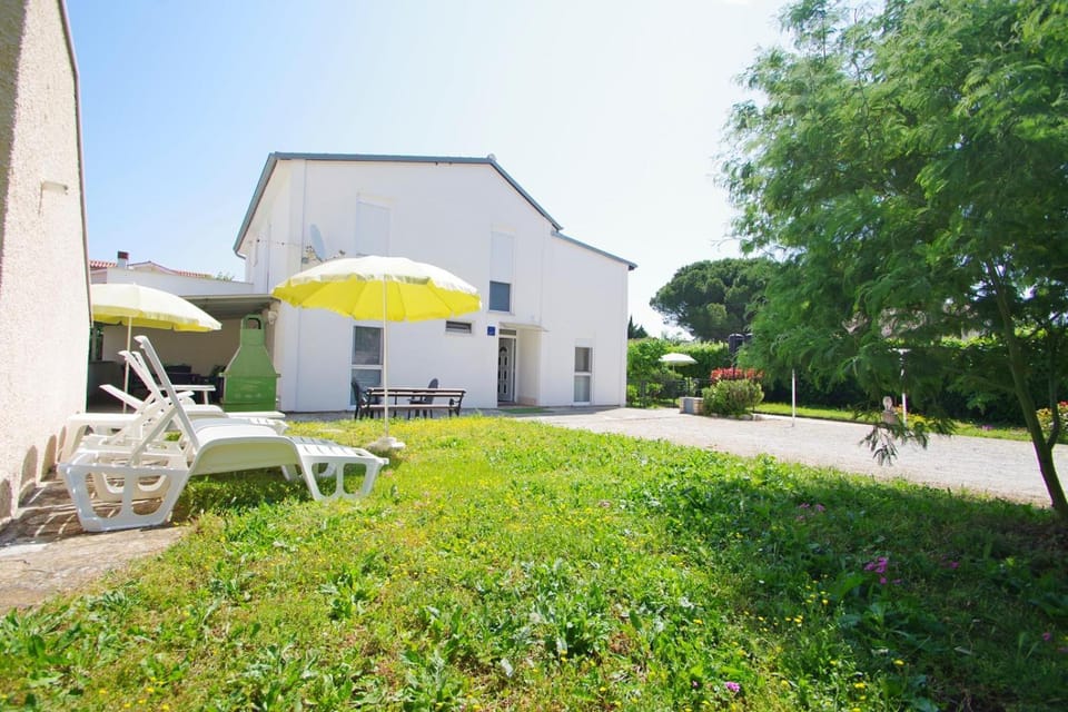 Holiday House Jasna House in Premantura