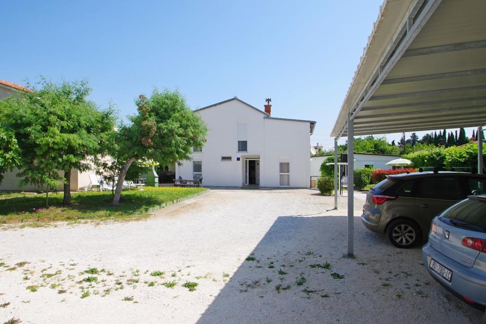 Holiday House Jasna House in Premantura
