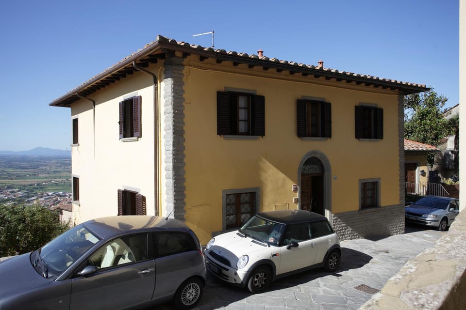 Property building, Facade/entrance