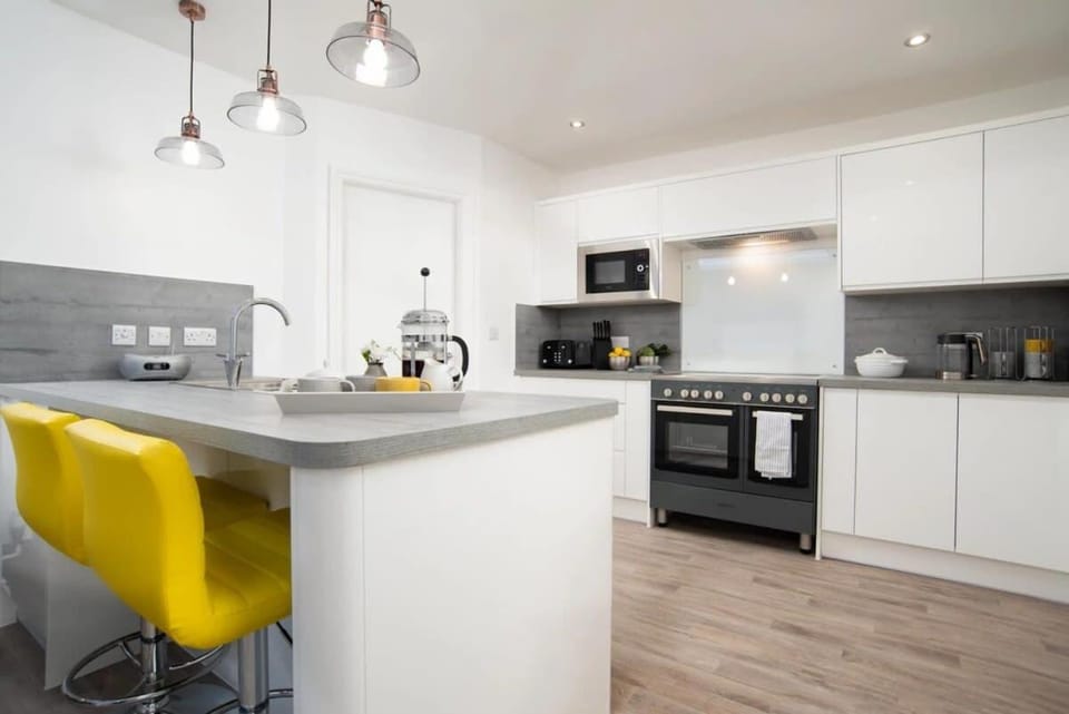Abalyne Beach House - Stunning 4 bedroom beach house, Sea views throughout, modern and bright house House in Filey