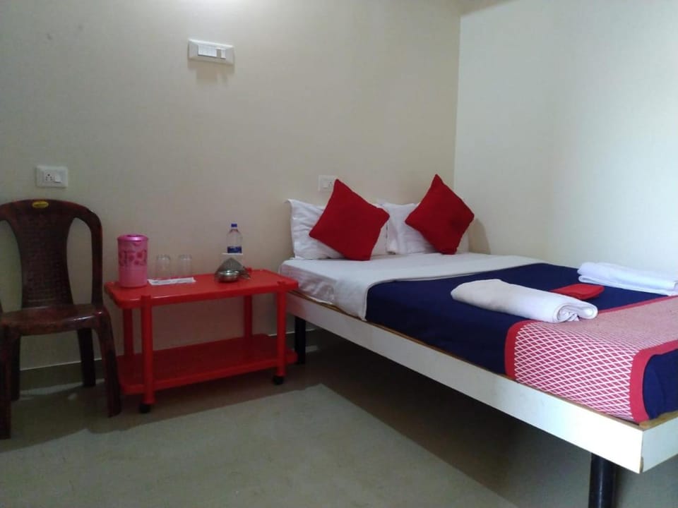 RAJE SAMBHAJI GUEST HOUSE Bed and Breakfast in Karnataka