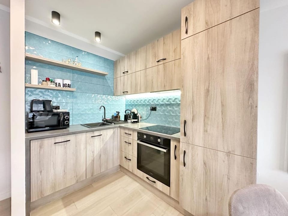 Coffee/tea facilities, Kitchen or kitchenette, dishwasher, microwave, oven, stove, toaster