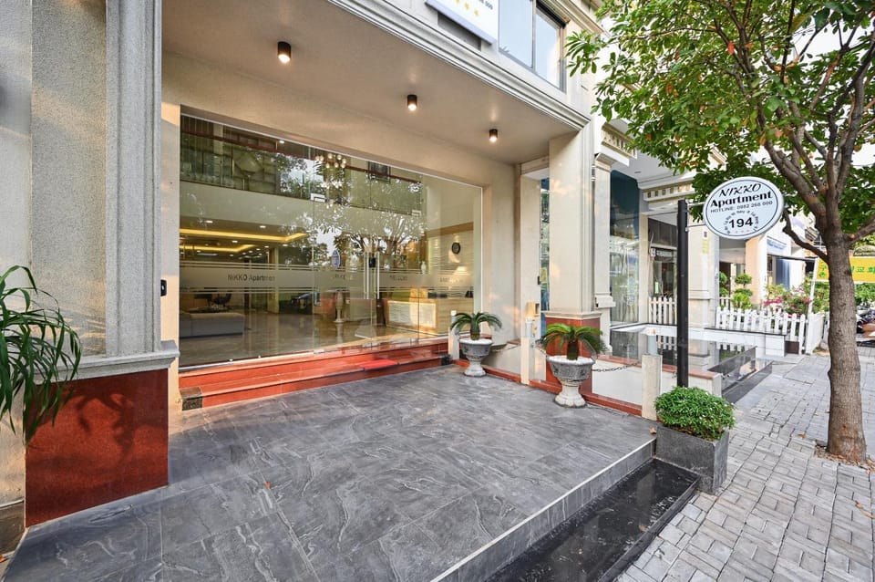 Patio, Facade/entrance