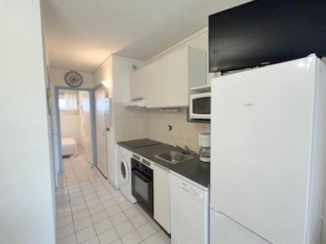 Appartement T2 situé proche de la mer terrasse parking privé 4POPL8 Apartment in Le Barcarès