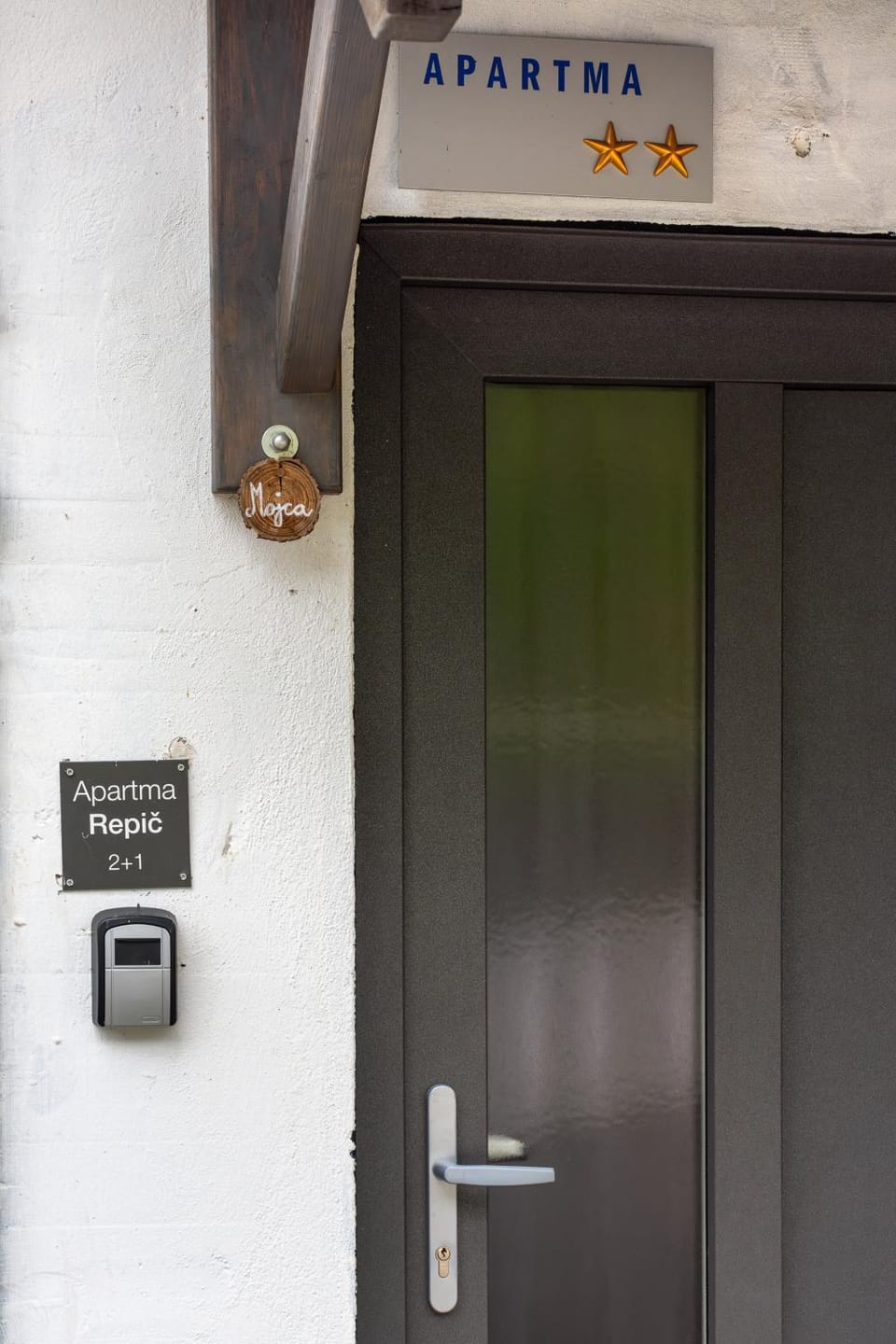 Property building, Facade/entrance