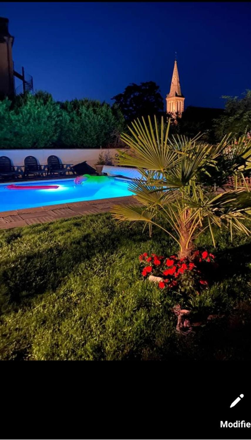 la maison porte bonheur Bed and Breakfast in Auvergne-Rhône-Alpes