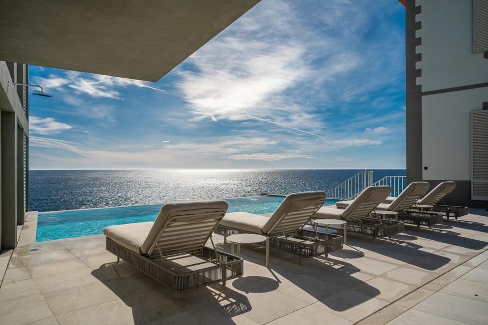 Sea view, Swimming pool