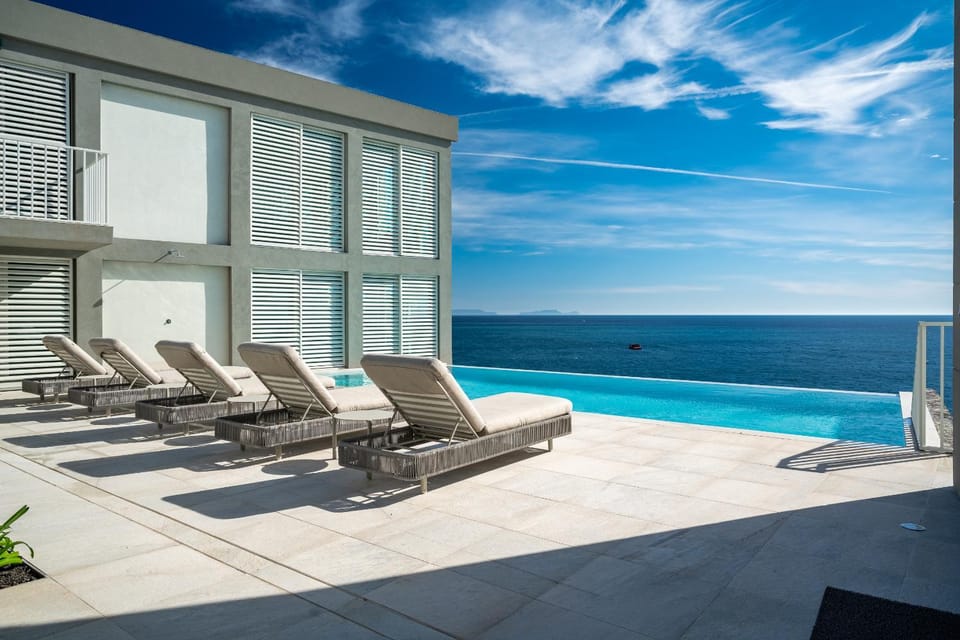 Property building, Sea view