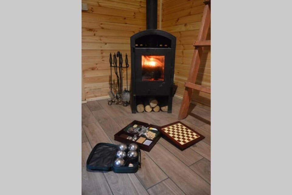 hut in the mid. of nowhere + priv pond+3 ha Chalet in Pomeranian Voivodeship