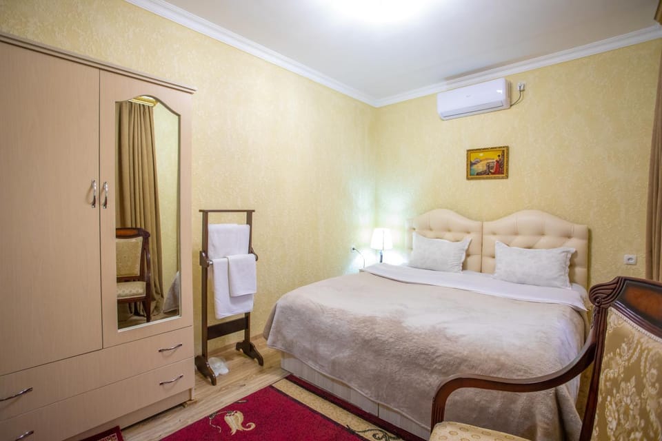 HOTEL VLADi Bed and Breakfast in Georgia