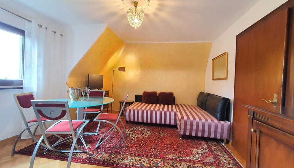 Living room, Photo of the whole room