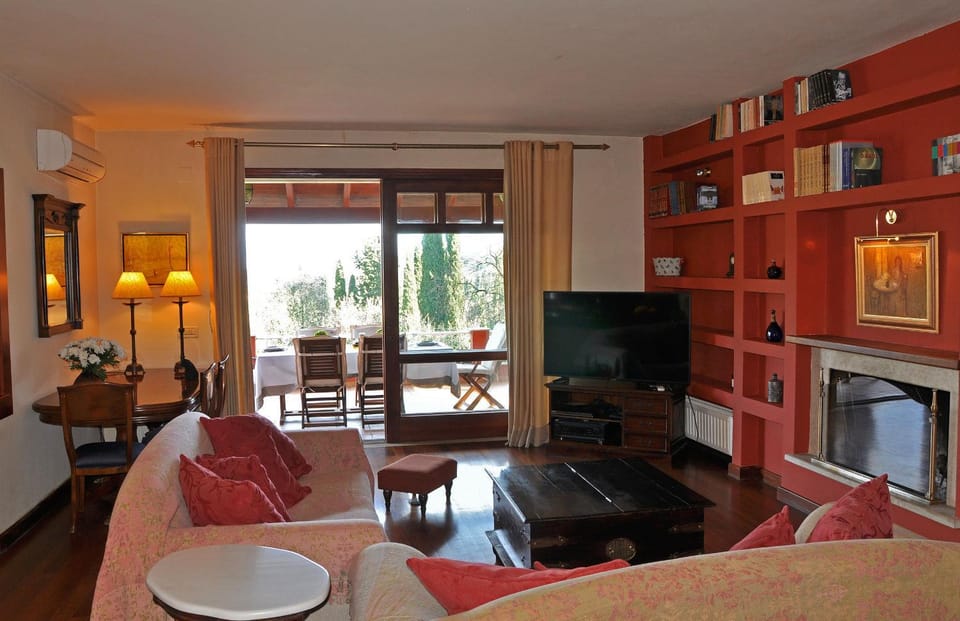 Property building, TV and multimedia, Living room