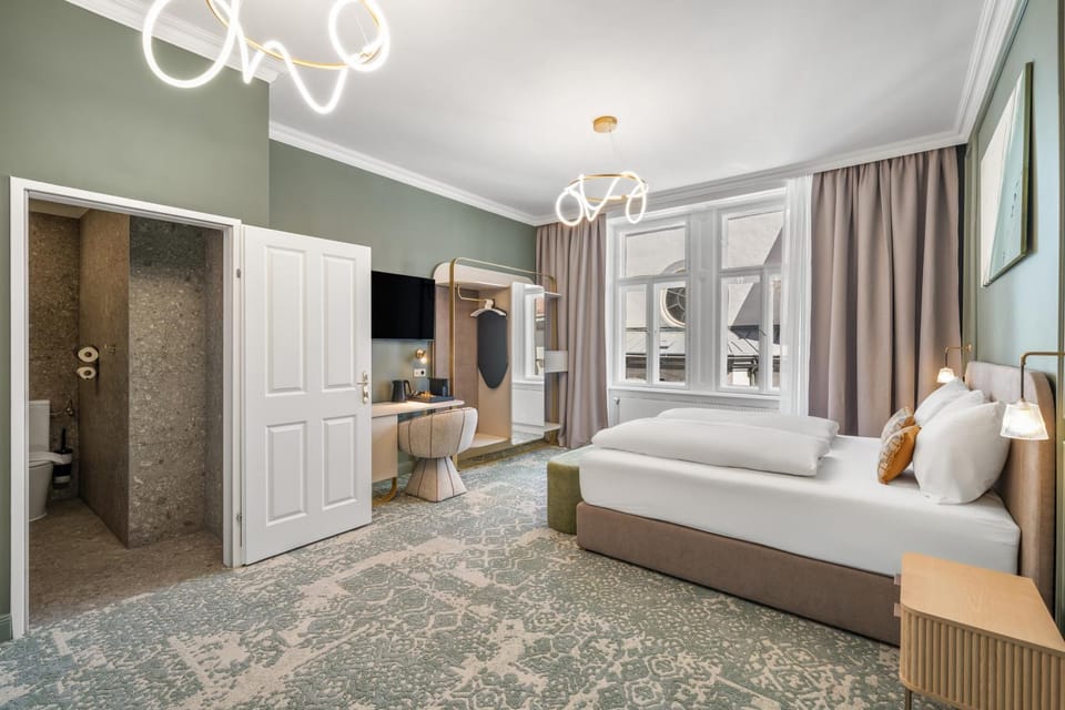 Bed, Photo of the whole room, Bedroom