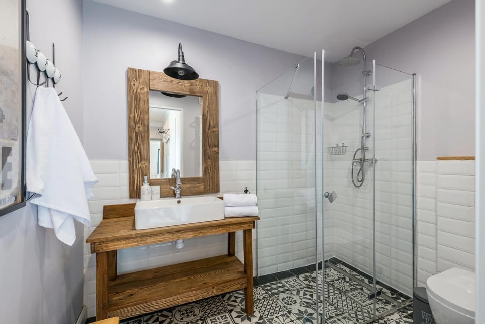 Shower, Bathroom, towels