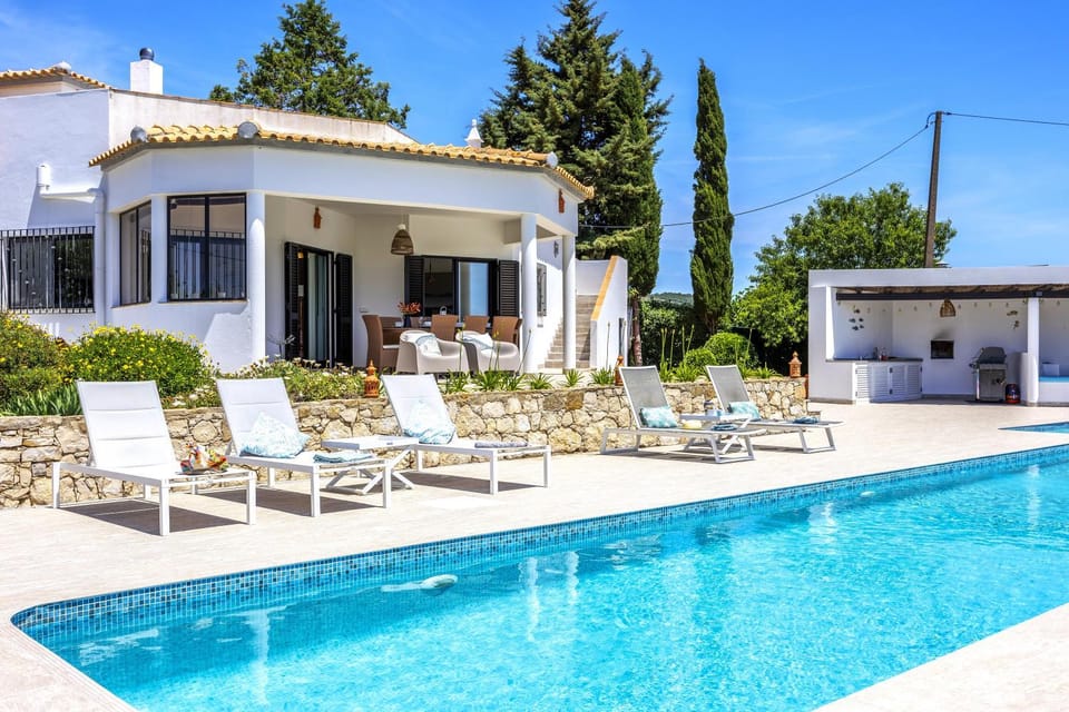 Property building, Patio, Day, Garden, Garden view, Pool view, Swimming pool, sunbed