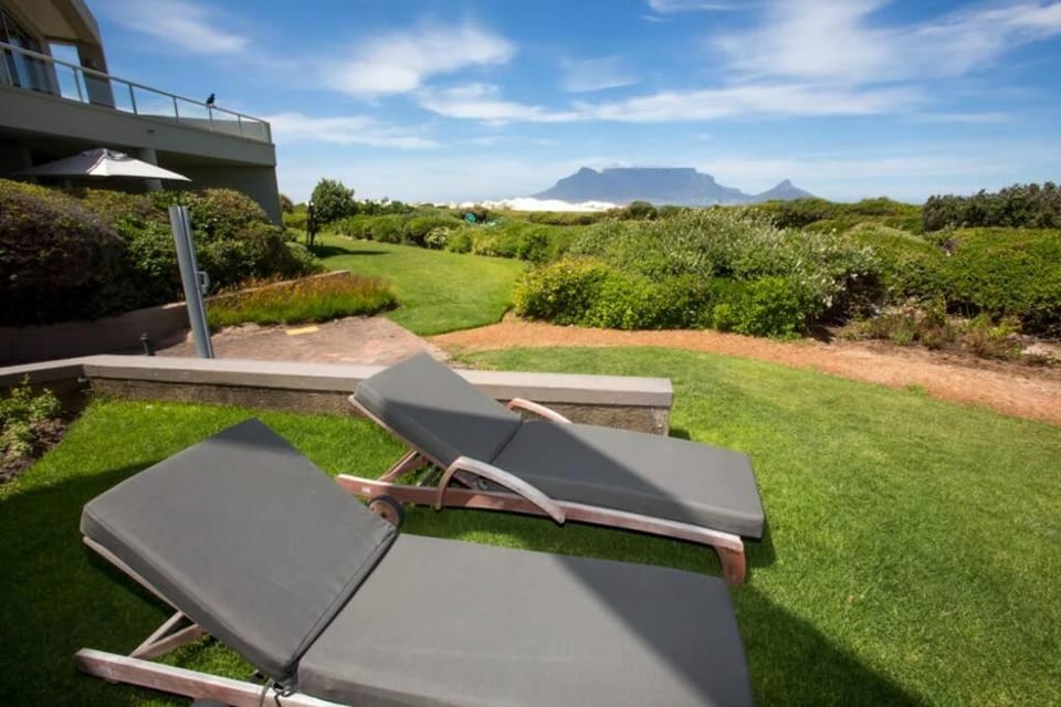 Garden view, Mountain view, sunbed