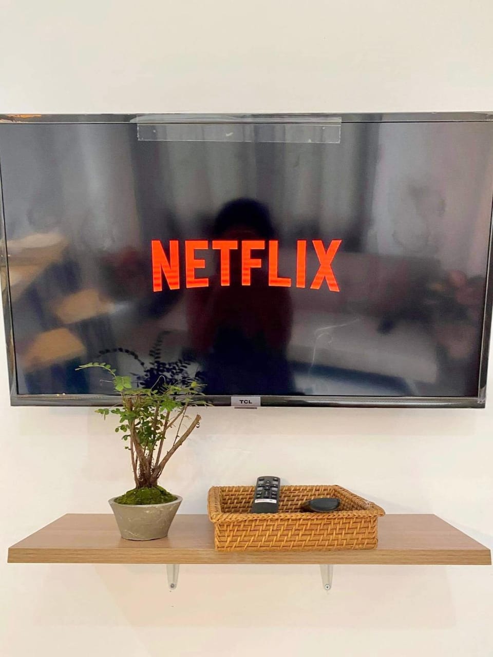 Best studio flat w/ NETFLIX near airport and beach! Apartment in Lapu-Lapu City