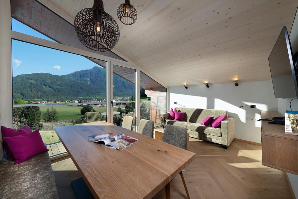 View (from property/room), Living room, Photo of the whole room, Guests, room service