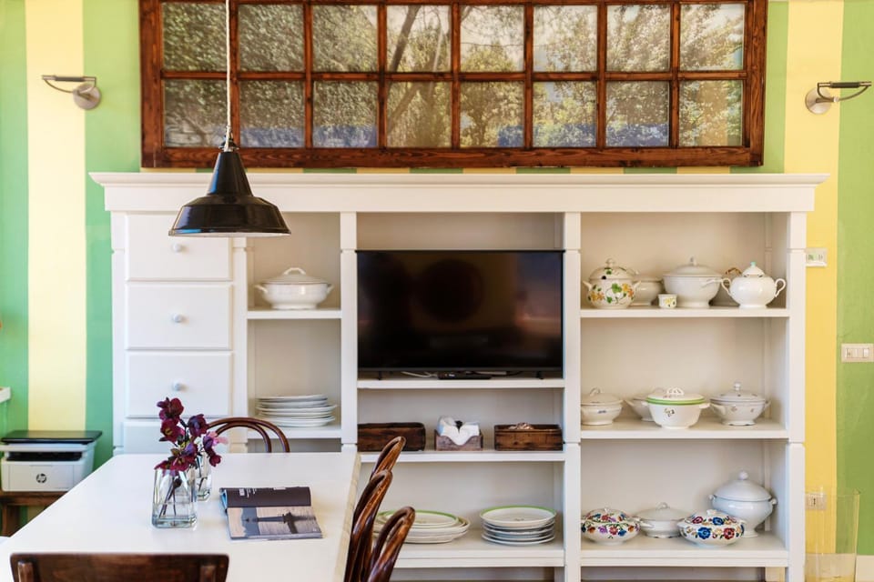 TV and multimedia, Dining area
