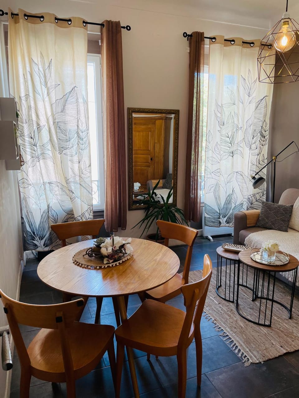 Living room, Dining area