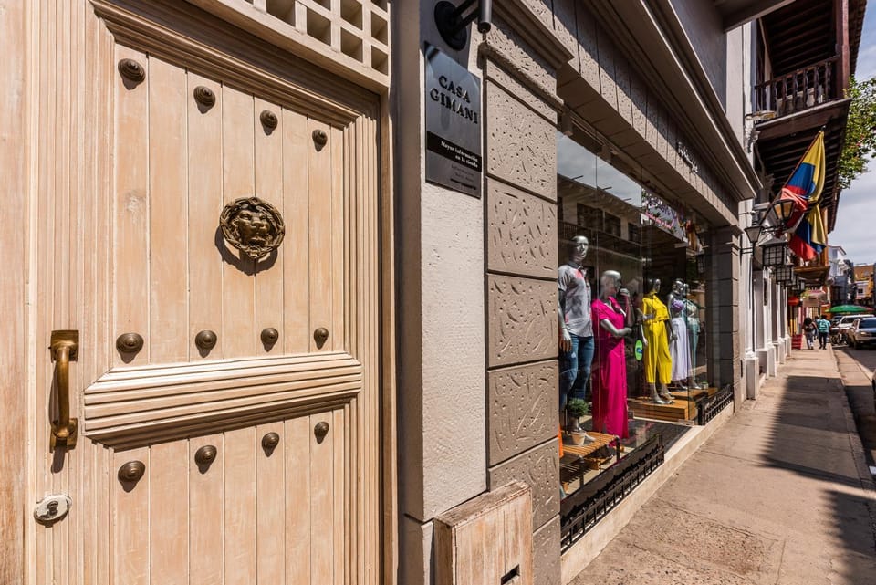 Facade/entrance, On-site shops