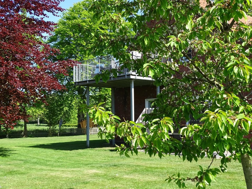 Property building, Spring, Day, Natural landscape, Garden, Garden view