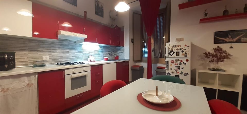 Kitchen or kitchenette, Communal kitchen