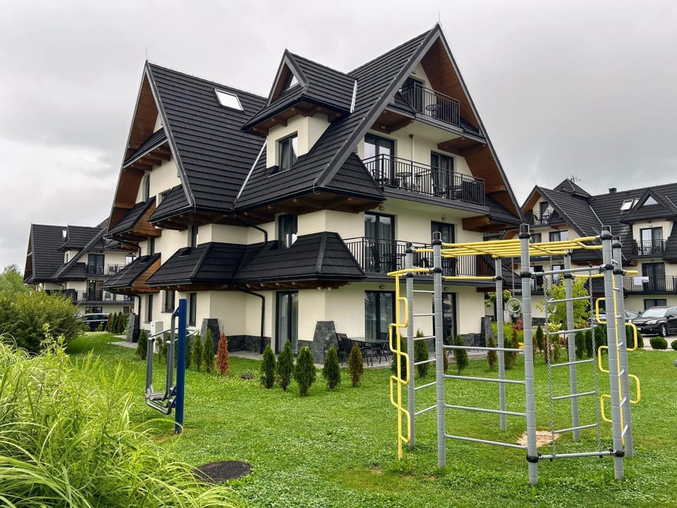 Property building, Children play ground, Garden, Fitness centre/facilities, Fitness centre/facilities, Garden view, Area and facilities