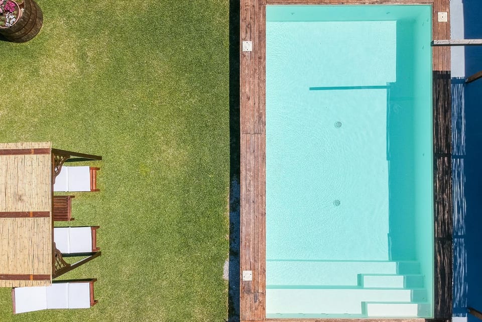 Swimming pool, sunbed