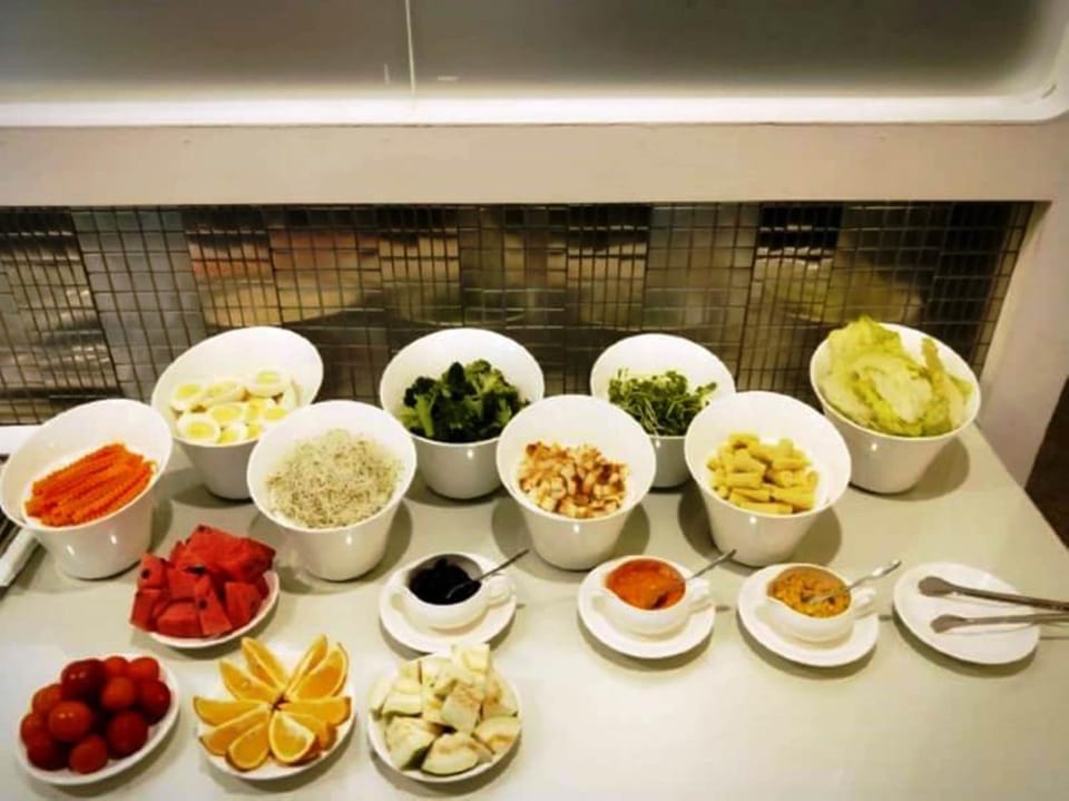 Buffet breakfast, American breakfast