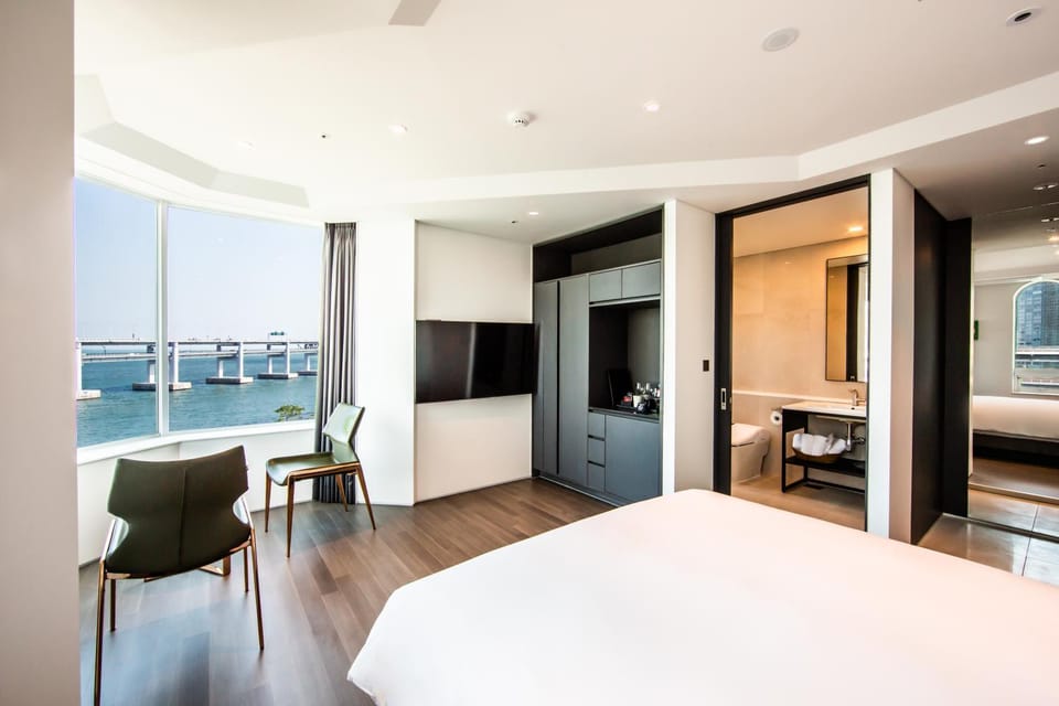 Bed, View (from property/room), Bedroom, Sea view, wardrobe