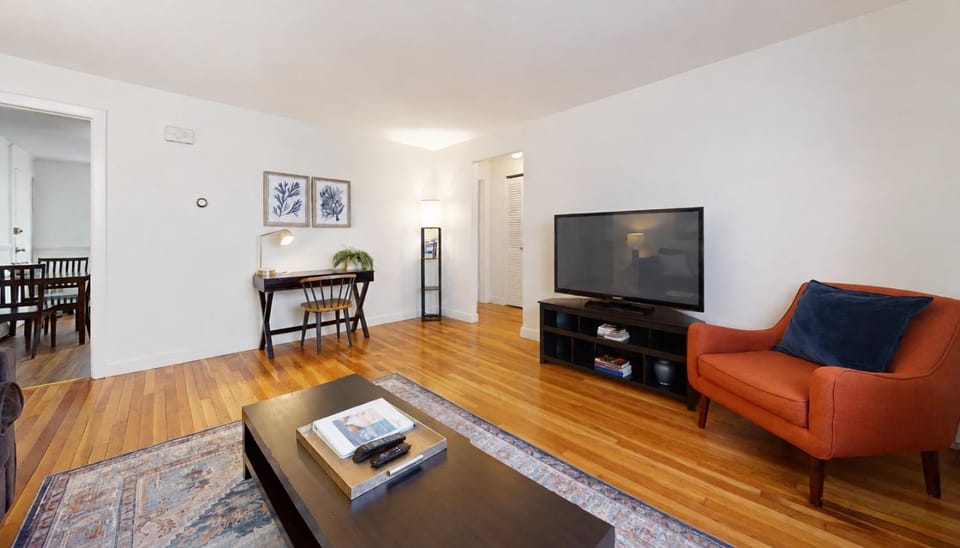 Beautiful, Homey 1BR Close to Longwood Medical Apartment in Jamaica Plain