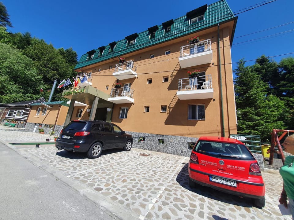 Property building, Street view