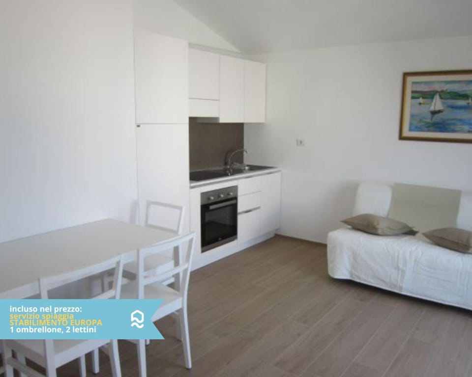 RS307 - Marcelli, nuovo bilo fronte mare con spiaggia privata Apartment in Marcelli
