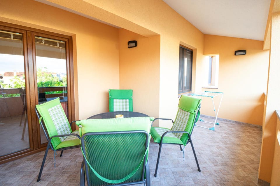 Day, Balcony/Terrace, Seating area