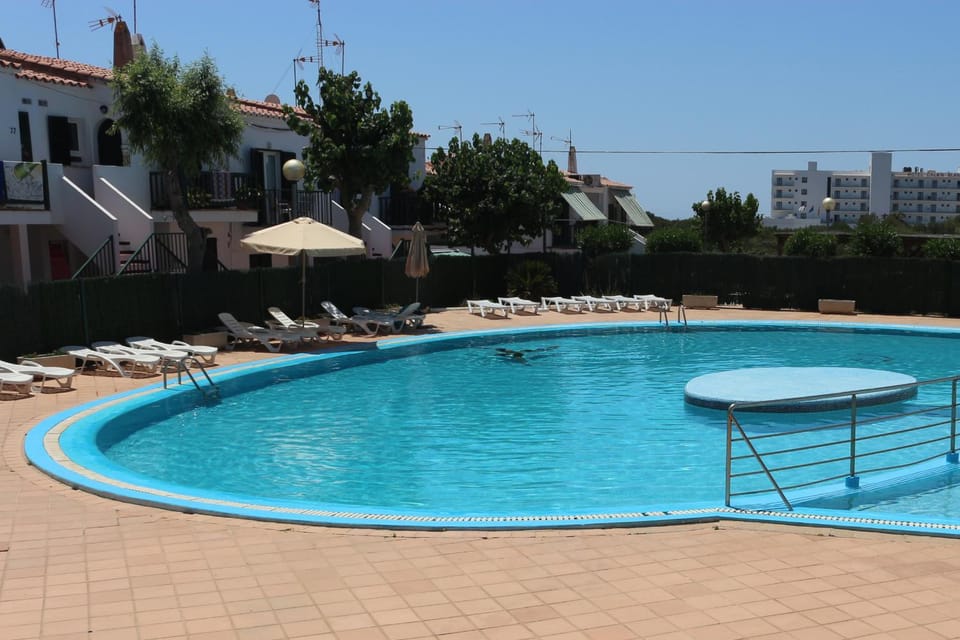 Swimming pool, Swimming pool