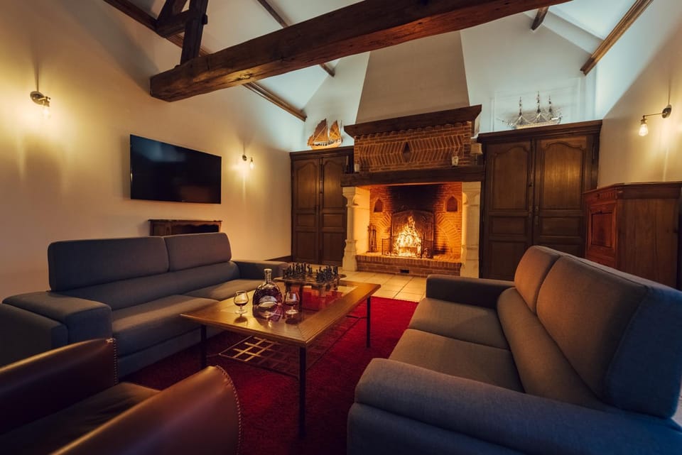 Communal lounge/ TV room, Living room, Lounge or bar, Seating area